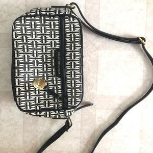 Tommy Hilfiger Crossbody Bag